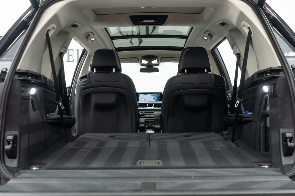 Used 2020 BMW X7 xDrive40i w/ Premium Package AWD/4WD image 39