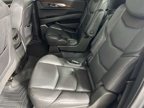 Used 2020 Cadillac Escalade ESV Premium Luxury w/ Escalade Sport Edition RWD image 31