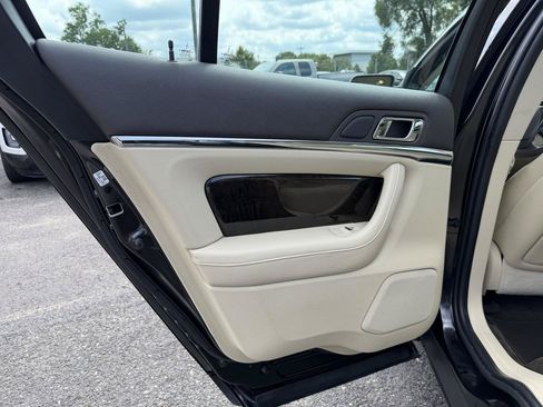 Used 2015 Lincoln MKS w/ Equipment Group 101A FWD image 20