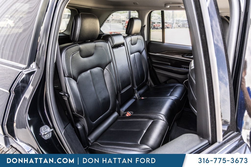 Used 2023 Jeep Grand Cherokee Limited w/ Trailer Tow Prep Group (B) AWD/4WD image 22