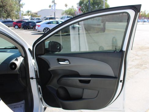 Used 2014 Chevrolet Sonic LT w/ Fun and Sun Package FWD image 7
