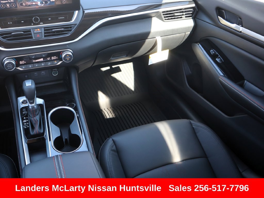 Used 2025 Nissan Altima 2.5 SR w/ SR Premium Package FWD image 16