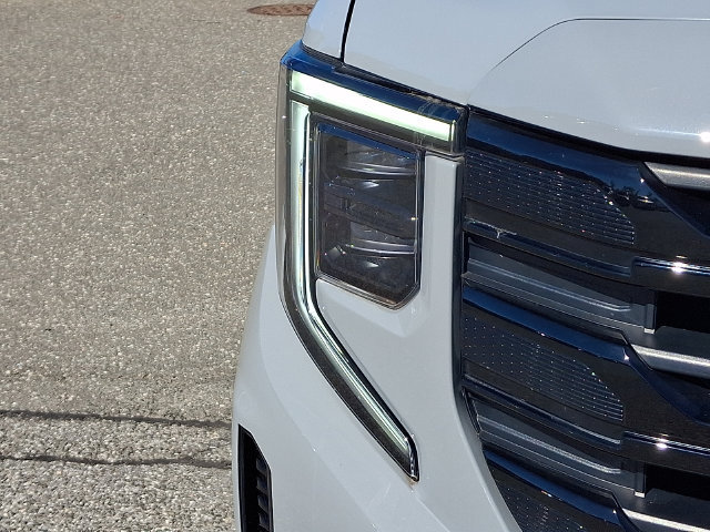 Used 2024 GMC Sierra 1500 Elevation w/ LPO, Elevation Black Package AWD/4WD image 30