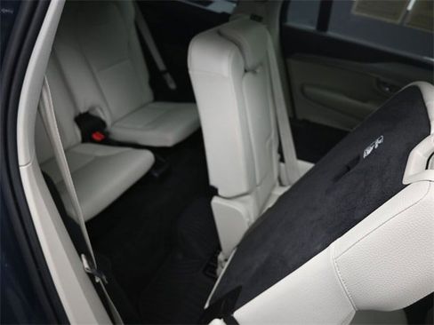 Used 2021 Volvo XC90 T5 Momentum w/ Climate Package image 29