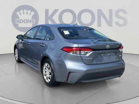 Used 2025 Toyota Corolla LE FWD image 2