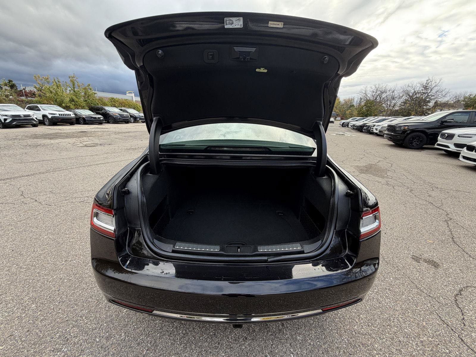 Used 2019 Lincoln Continental Reserve AWD/4WD image 24
