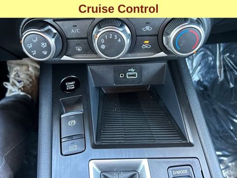 Used 2025 Nissan Kicks S image 12