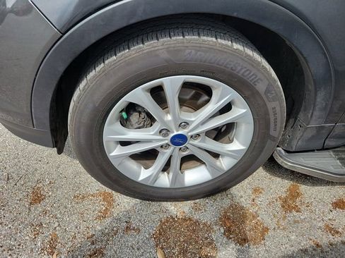 Used 2018 Ford Escape SE w/ SE Sync 3 Package image 4