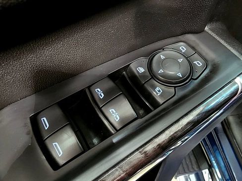 Used 2019 Chevrolet Silverado 1500 LTZ image 16