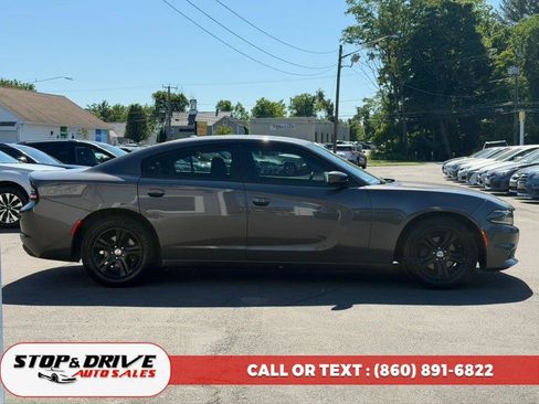 Used 2019 Dodge Charger SXT w/ Leather Interior Group RWD image 6