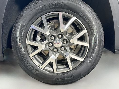 Used 2021 GMC Acadia SLE w/ LPO, Floor Liner Package image 31