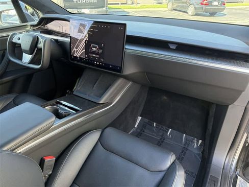 Used 2022 Tesla Model X Plaid image 43