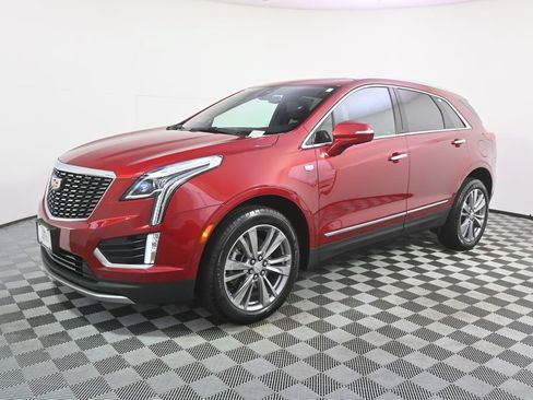 Used 2023 Cadillac XT5 Premium Luxury AWD/4WD image 2