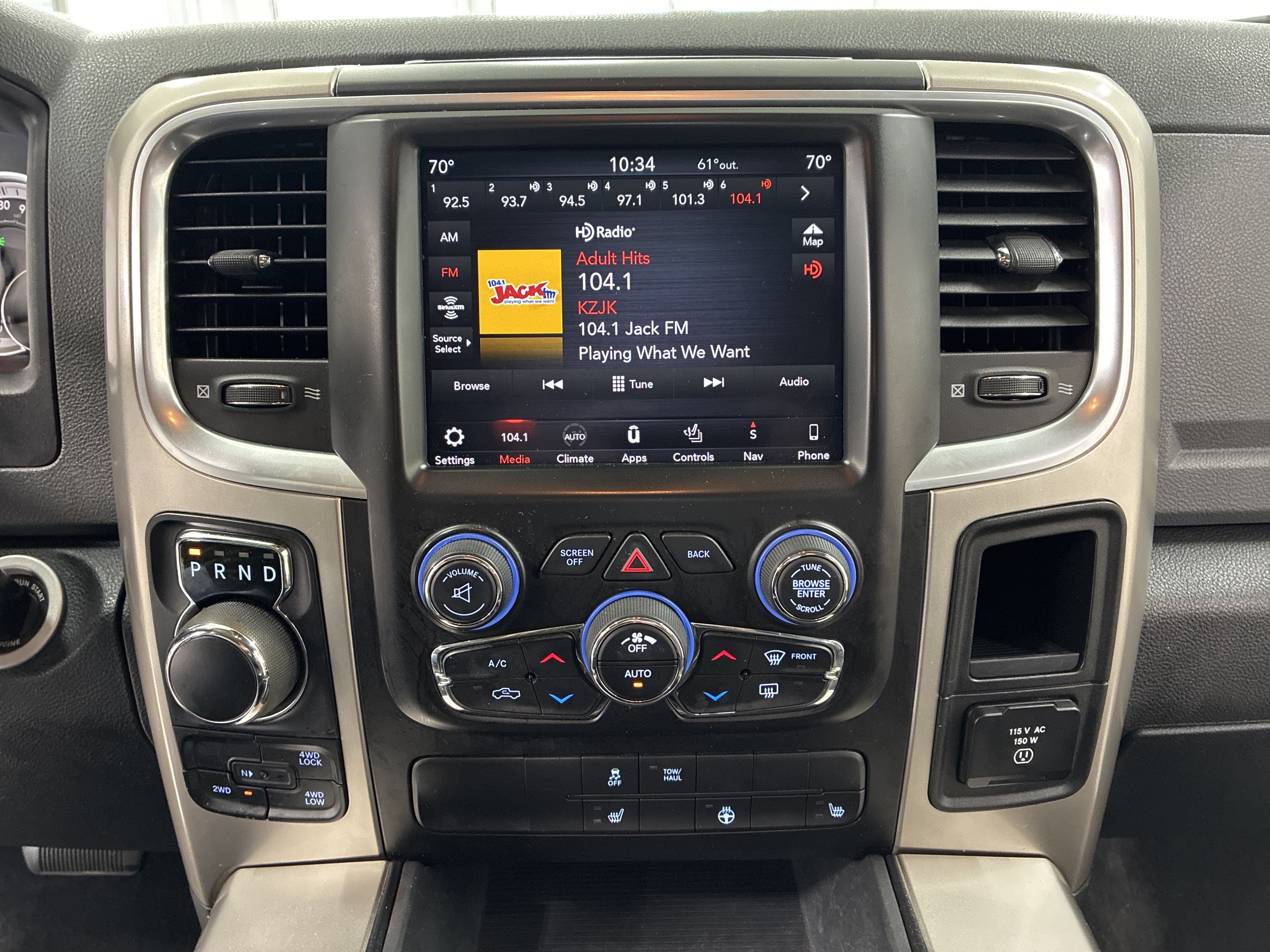 Used 2018 RAM 1500 SLT AWD/4WD image 25