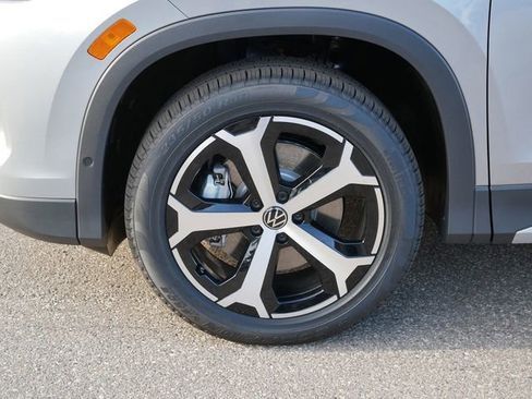 New 2026 Volkswagen Tiguan SE AWD/4WD image 5