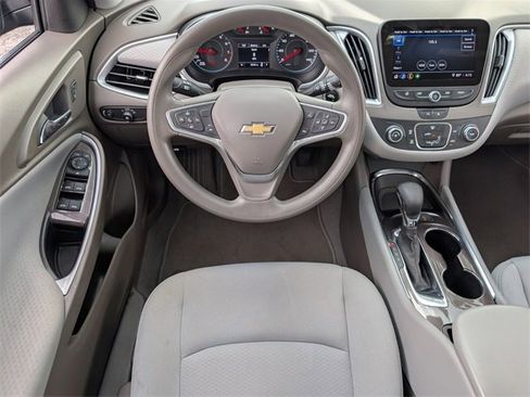 Used 2022 Chevrolet Malibu LS image 7