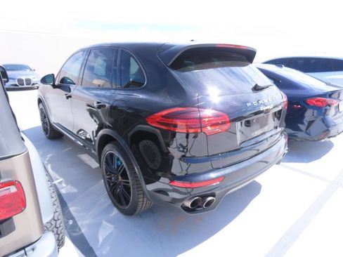 Used 2016 Porsche Cayenne S AWD/4WD image 4