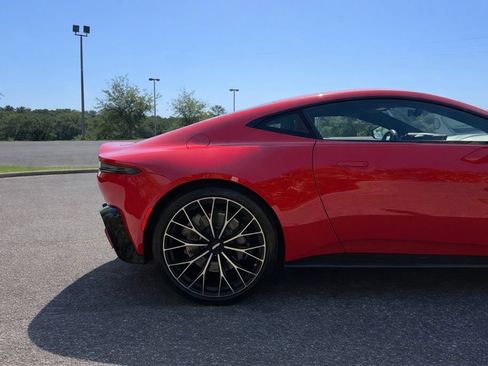 Used 2022 Aston Martin V8 Vantage Coupe RWD image 15