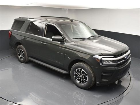 Used 2022 Ford Expedition XLT image 39