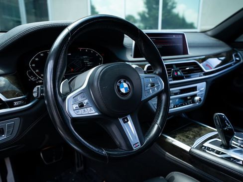 Used 2021 BMW 740i w/ M Sport Package RWD image 28