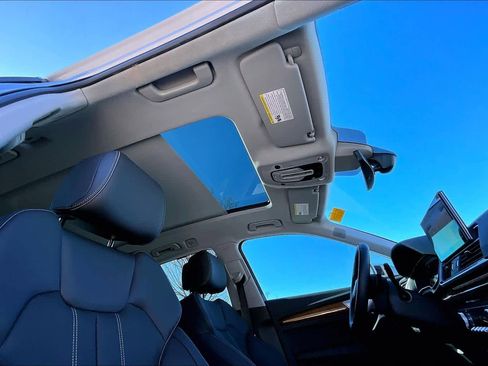 Used 2023 Audi Q5 Prestige image 13