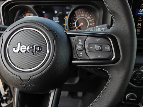 New 2026 Jeep Wrangler Unlimited Rubicon AWD/4WD image 21