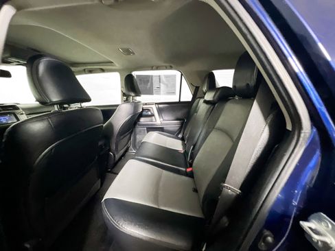 Used 2018 Toyota 4Runner SR5 Premium image 28