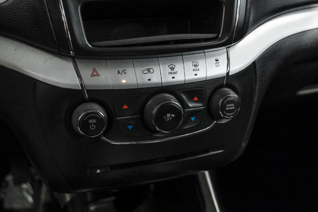 Used 2019 Dodge Journey SE FWD image 28