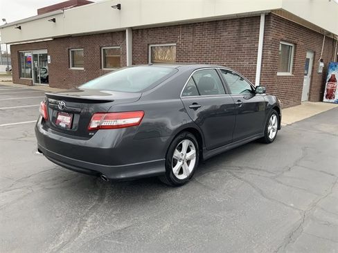 Used 2010 Toyota Camry image 4