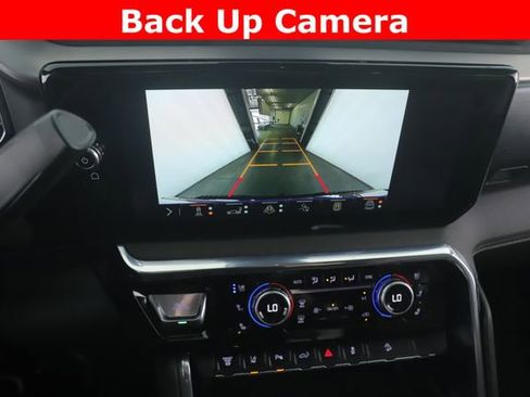 Used 2025 GMC Sierra 2500 Denali w/ Denali Reserve Package AWD/4WD image 26