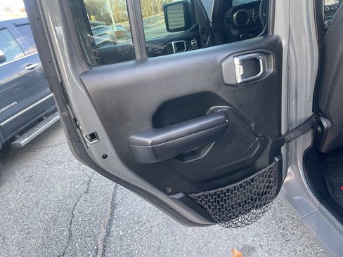 Used 2018 Jeep Wrangler Unlimited Sport S AWD/4WD image 19