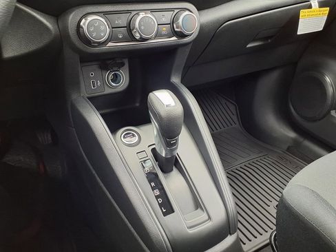 Certified 2025 Nissan Kicks Play S image 11