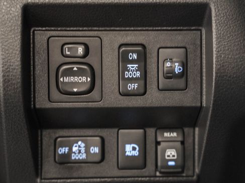 Used 2018 Toyota Tundra SR5 image 42