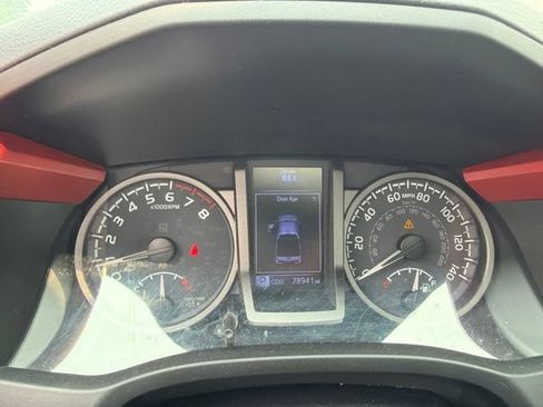 Used 2020 Toyota Tacoma TRD Sport w/ TRD Premium Sport Package AWD/4WD image 16