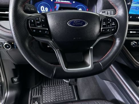Used 2025 Ford Explorer ST-Line w/ ST-Line Street Pack AWD/4WD image 11