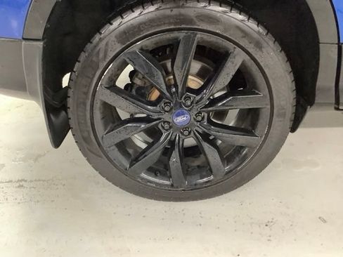 Used 2017 Ford Escape SE w/ Equipment Group 201A AWD/4WD image 8