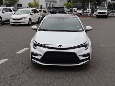 Used 2023 Toyota Corolla XSE FWD image 3