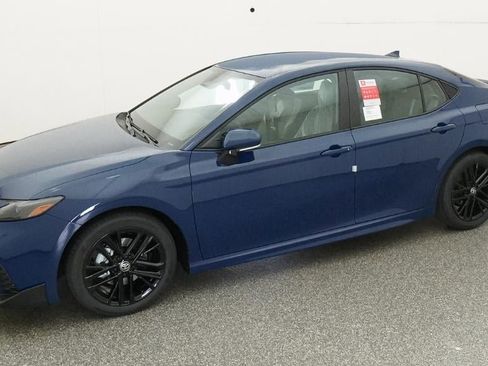 New 2026 Toyota Camry SE FWD image 2
