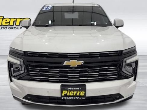 Used 2025 Chevrolet Tahoe High Country AWD/4WD image 9