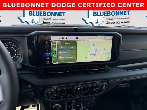 Used 2024 Jeep Wrangler Unlimited Sahara w/ Technology Group AWD/4WD image 15