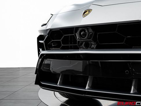 Used 2019 Lamborghini Urus image 11
