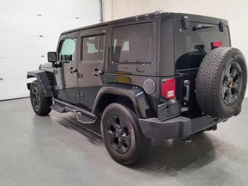 Used 2015 Jeep Wrangler Unlimited Sahara AWD/4WD image 8