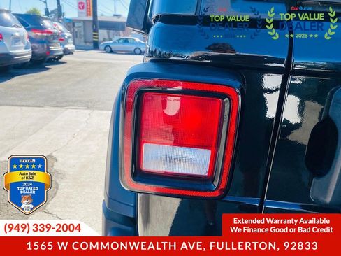 Used 2018 Jeep Wrangler Unlimited Sport image 19