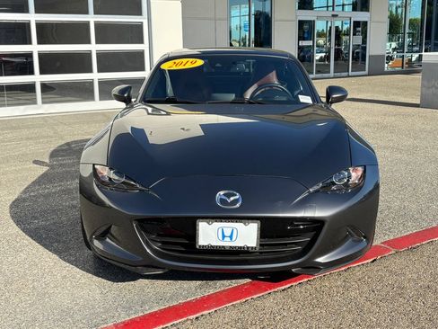 Used 2019 MAZDA MX-5 Miata RF Grand Touring RWD image 2