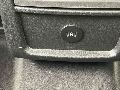 Used 2023 Ford Edge SEL image 25