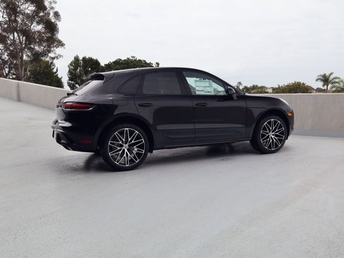 New 2026 Porsche Macan AWD/4WD image 8