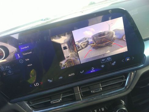 Certified 2025 Chevrolet Equinox EV LT w/ Convenience Package image 27