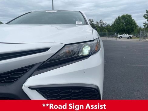 Used 2024 Toyota Camry SE FWD image 17