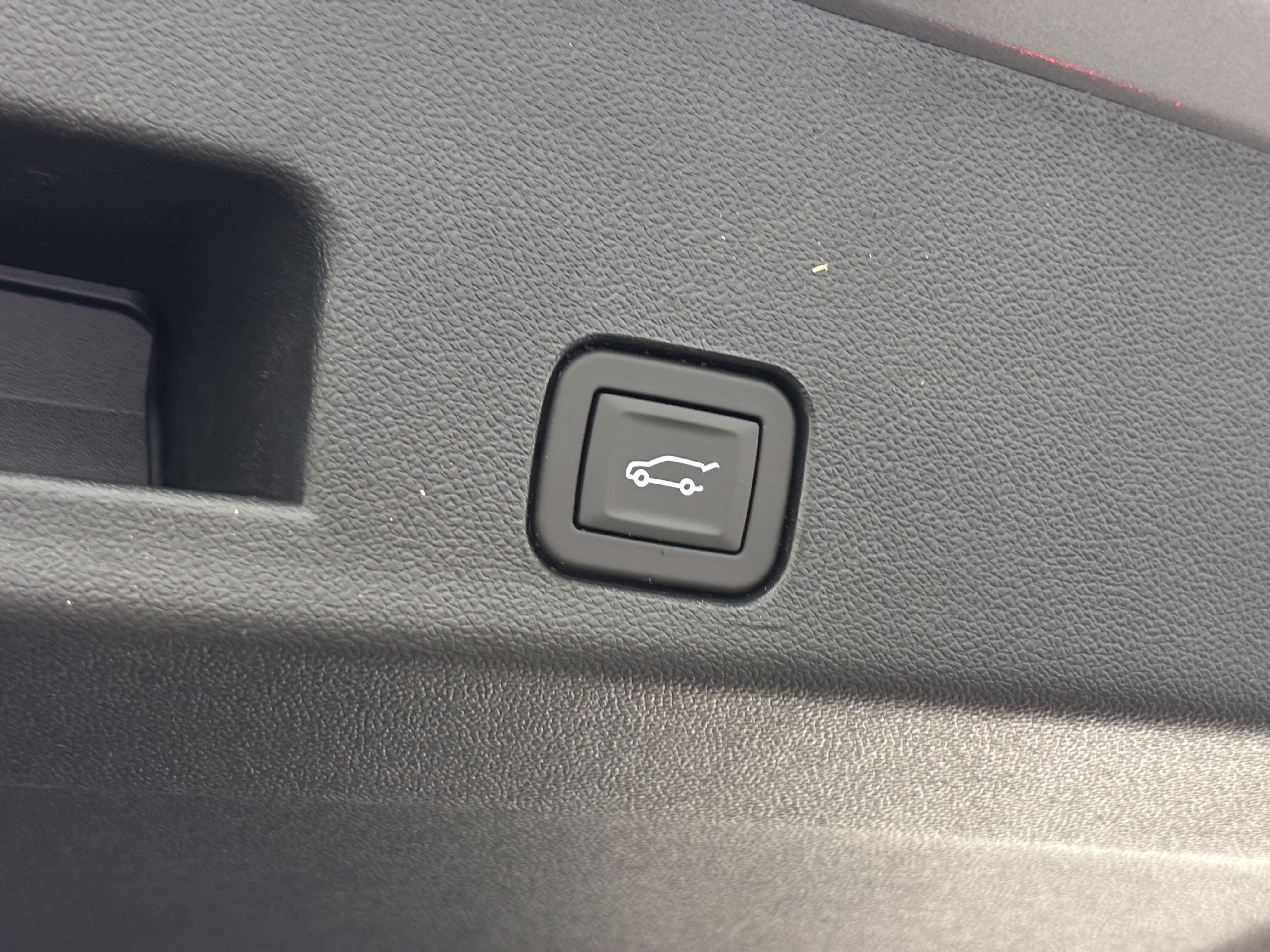 New 2027 GMC Acadia Elevation w/ Elevation Premium Package AWD/4WD image 13