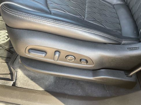 Used 2022 Buick Enclave Avenir w/ Avenir Technology Package image 10